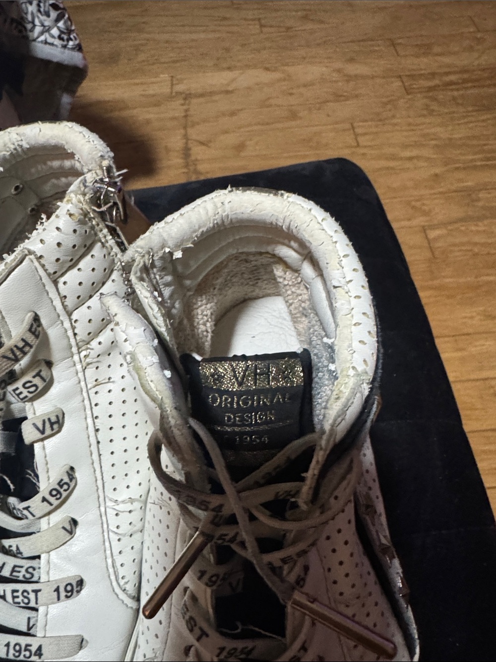 Vintage Havana Star Studded High Top Sneakers Size 7 - Picture 2 of 6